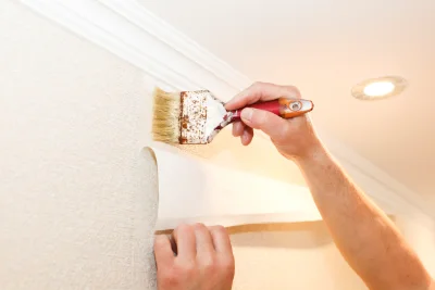 Pose de papier peint à Sargé-lès-le-Mans — revêtements muraux et toiles de verre